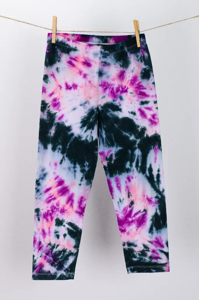 Fuchsia Raven Capri Leggings 